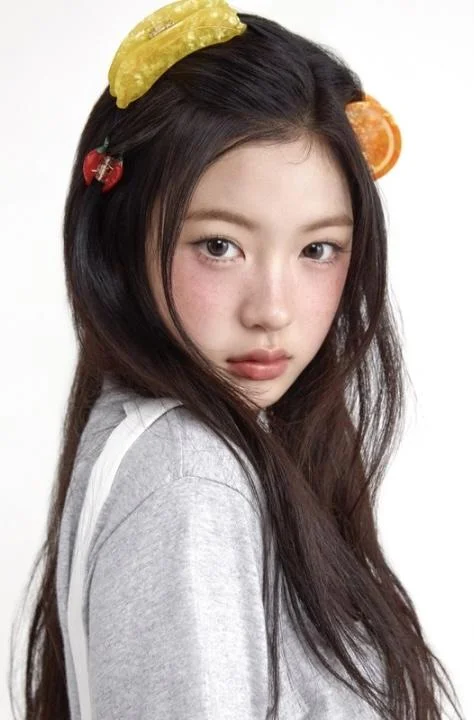 Mashhurlarning suratlari soxta.