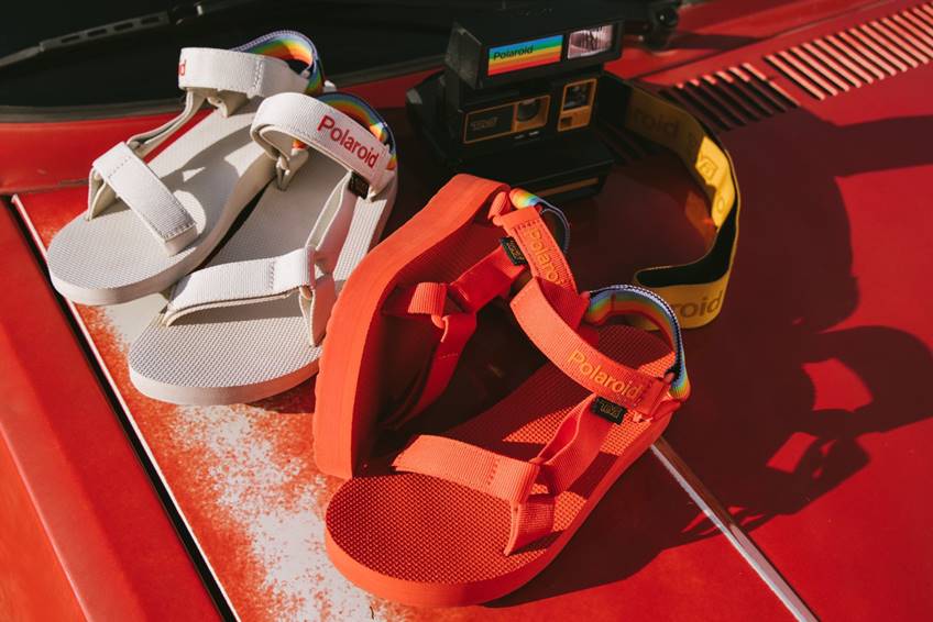 Teva neon top