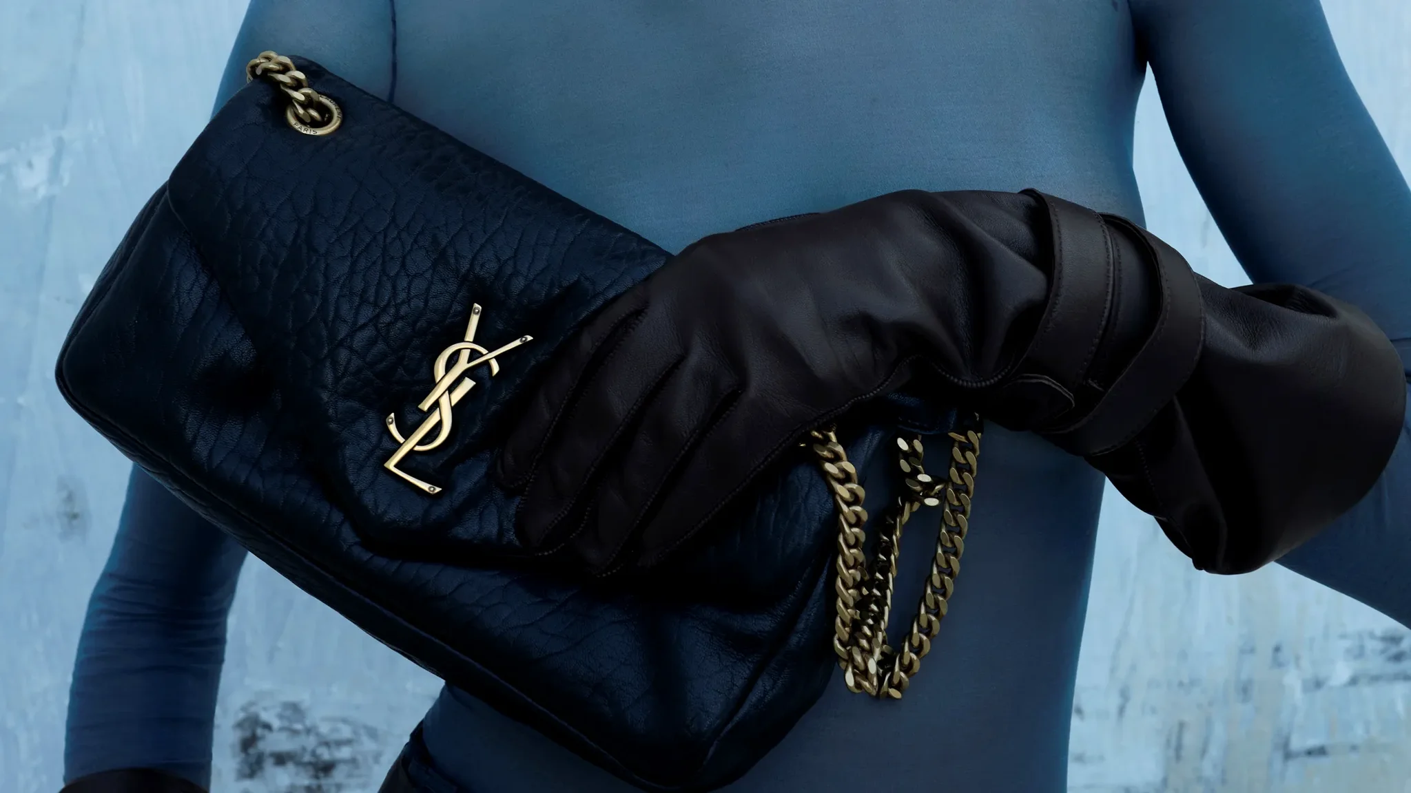 Saint Laurent เปิดตัวกระเป๋ารุ่น Calypso ในไซส์และวัสดุใหม่